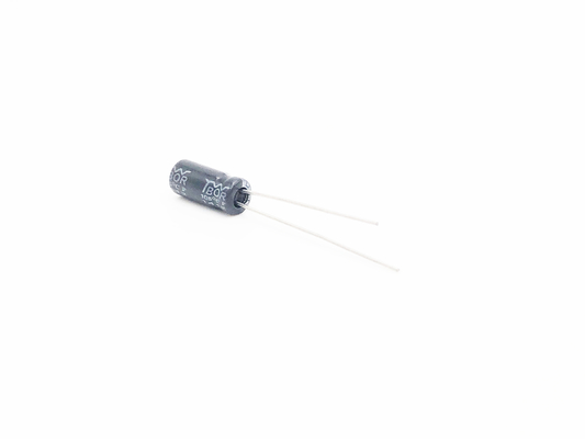 ISO9001 RoHS रेडियल लीड इलेक्ट्रोलाइटिक कैपेसिटर 1UF25V 5X11mm