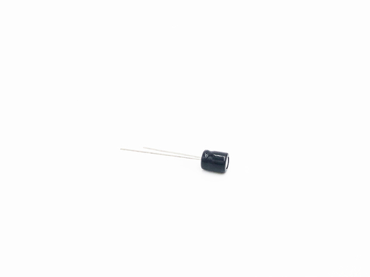 ब्लैक मिनिएचर एल्युमिनियम इलेक्ट्रोलाइटिक कैपेसिटर 47UF 35V TW BOR