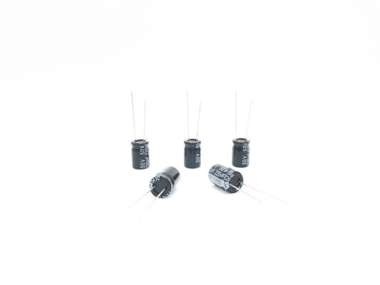 एल्यूमिनियम 10X13mm 220uf 50v इलेक्ट्रोलाइटिक कैपेसिटर 20% सहनशीलता