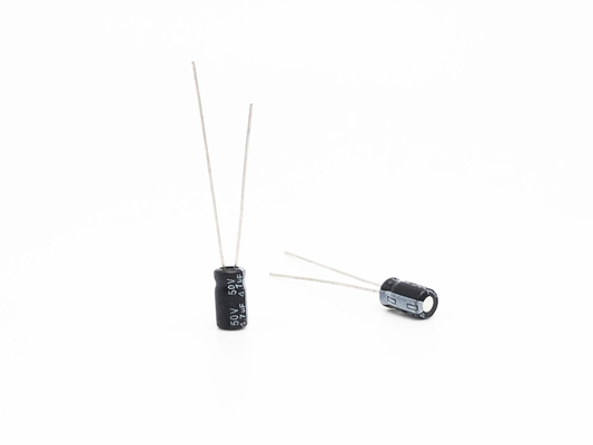 2000 घंटे लोड लाइफ रेडियल लीड टाइप कैपेसिटर 4.7UF 50V 5x11mm