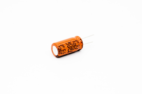 एनर्जी सेव लैंप एल्युमिनियम इलेक्ट्रोलाइटिक कैपेसिटर 15uF 250V 10x20mm