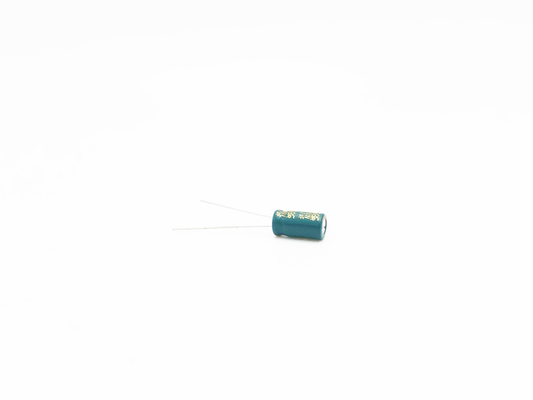 एलईडी लाइट के लिए 8x12MM 4.7UF250V कम ESR इलेक्ट्रोलाइटिक कैपेसिटर
